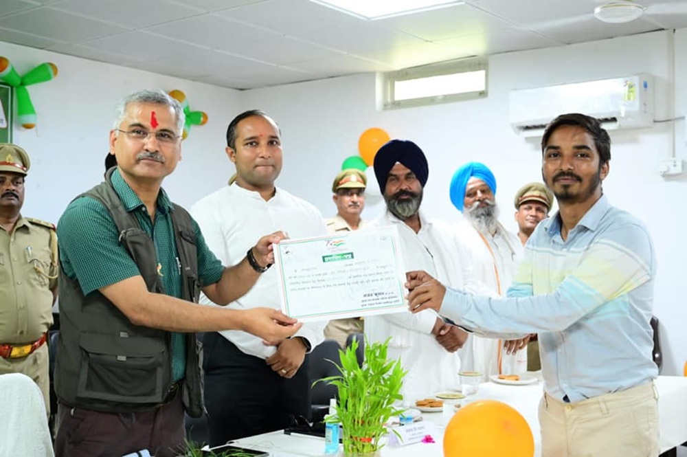 Helping Hand event photo 12