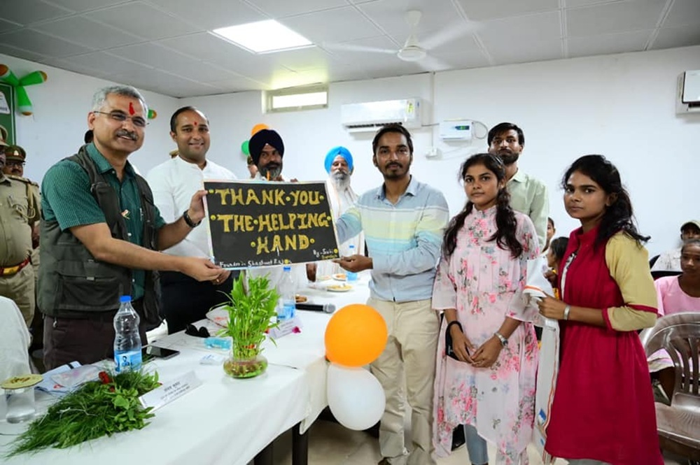 Helping Hand event photo 4